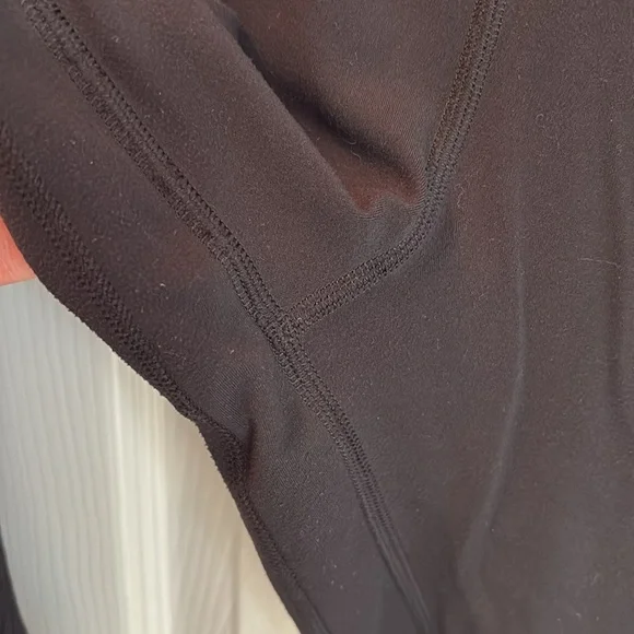 Black Lululemon Legging Sz. 6 - Picture 3 of 7
